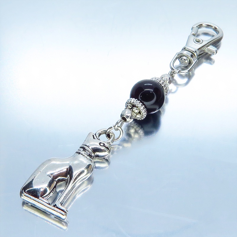 バステト 猫の女神 アンティークシルバー オニキスと組合せたオリエンタル調キーホルダー バッグチャーム