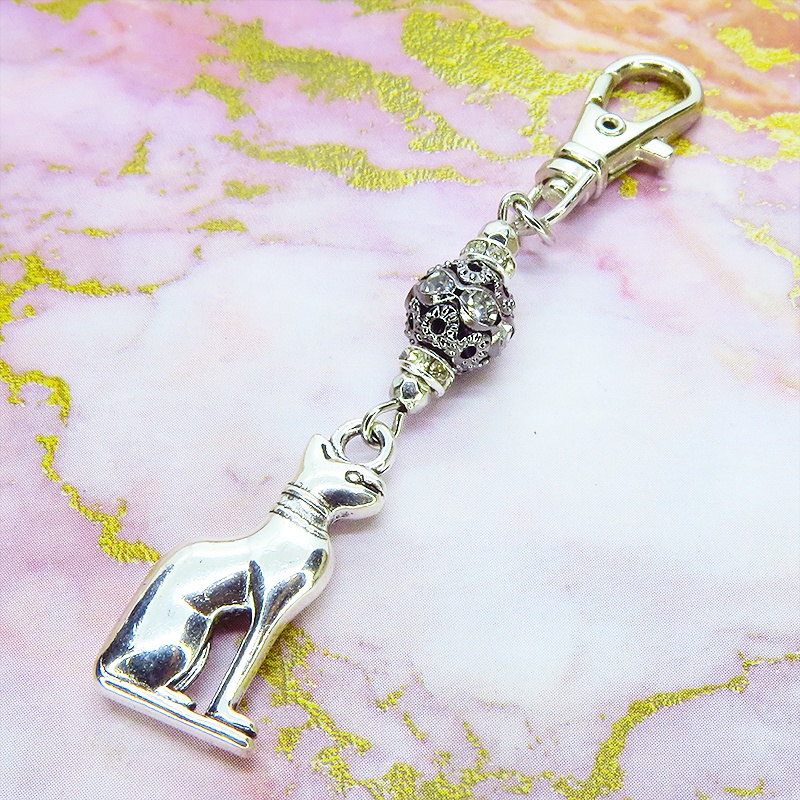 バステト 猫の女神 アンティークシルバー メタルチャームと組合せたオリエンタル調キーホルダー バッグチャーム