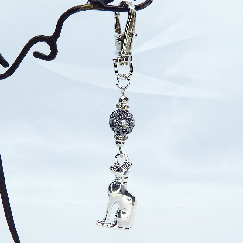 バステト 猫の女神 アンティークシルバー メタルチャームと組合せたオリエンタル調キーホルダー バッグチャーム