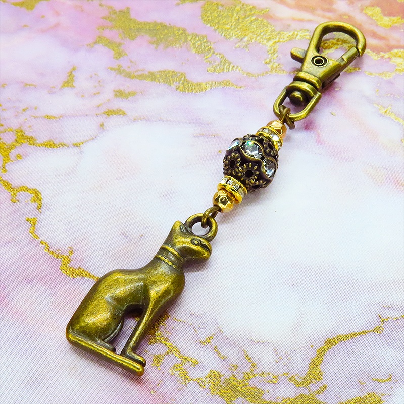 バステト 猫の女神 アンティークゴールド メタルチャームと組合せたオリエンタル調キーホルダー バッグチャーム