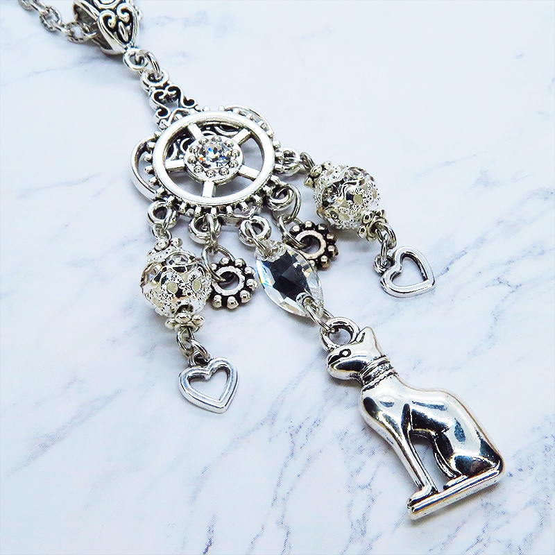 バステト 猫の女神 アンティークシルバー オリエンタル風スワロフスキーとメタルビーズを組合せたネックレス アジャスター