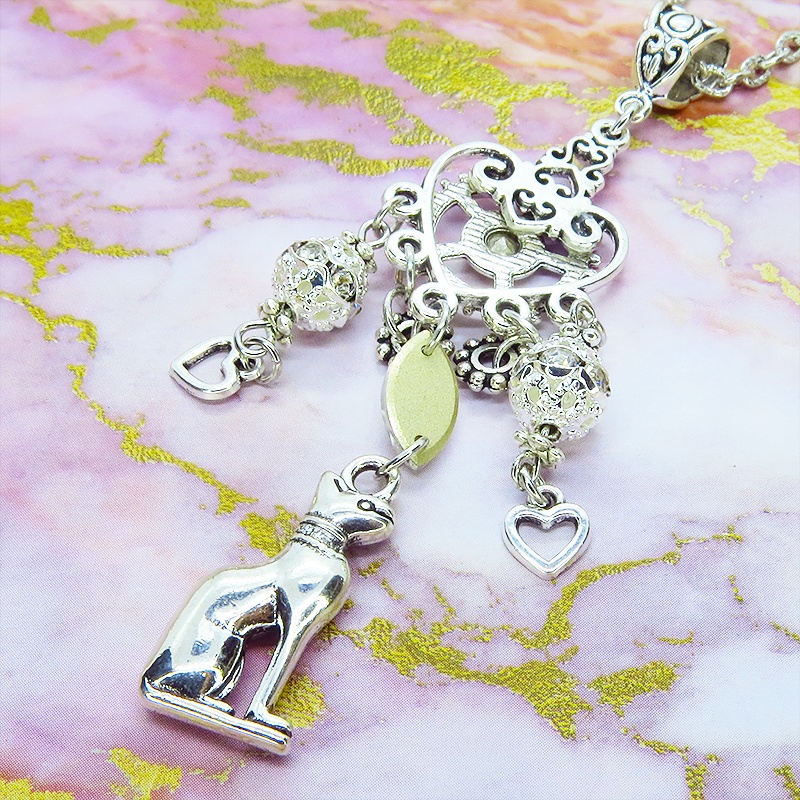 バステト 猫の女神 アンティークシルバー オリエンタル風スワロフスキーとメタルビーズを組合せたネックレス アジャスター