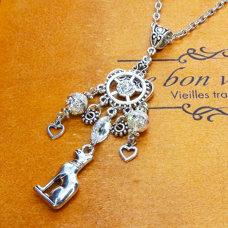 バステト 猫の女神 アンティークシルバー オリエンタル風スワロフスキーとメタルビーズを組合せたネックレス アジャスター