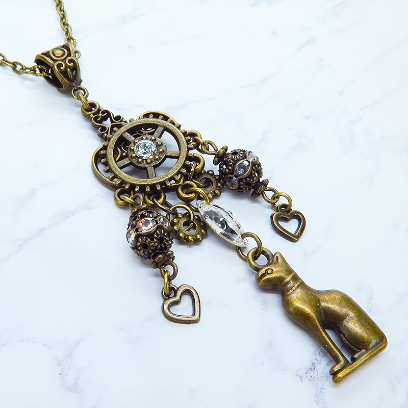 バステト 猫の女神 アンティークゴールド オリエンタル風スワロフスキーとメタルビーズを組合せたネックレス アジャスター