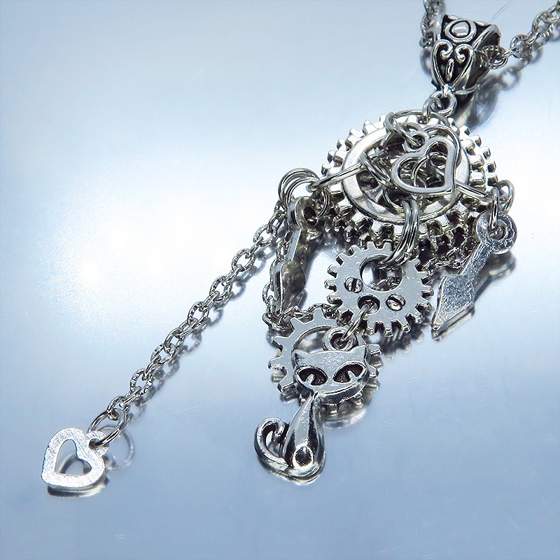 アンティークシルバー 猫と歯車・チェーンのスチームパンク風ネックレス ハート アジャスター付 長さ変更可