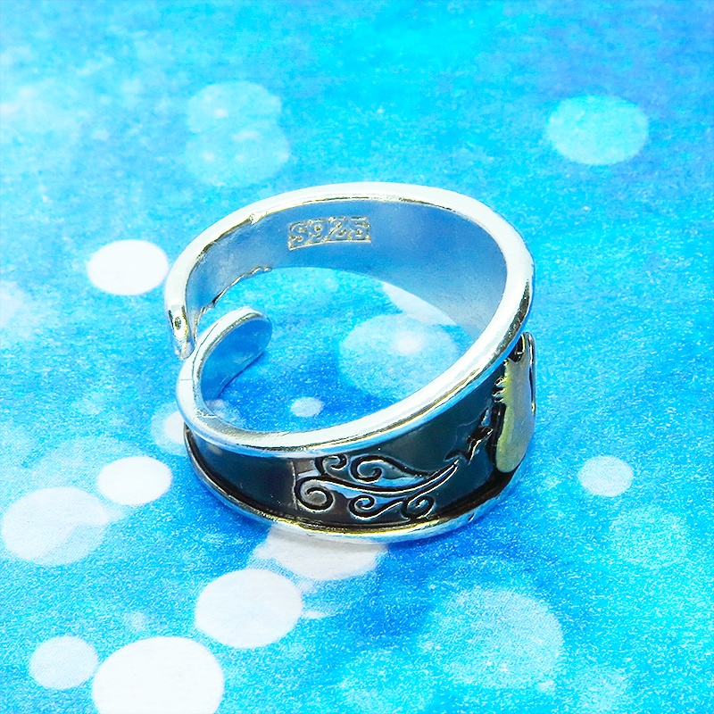 ゴールドの猫シルエットが描かれたブラックカラーリング シルバー925PL ステンレス フリーサイズ