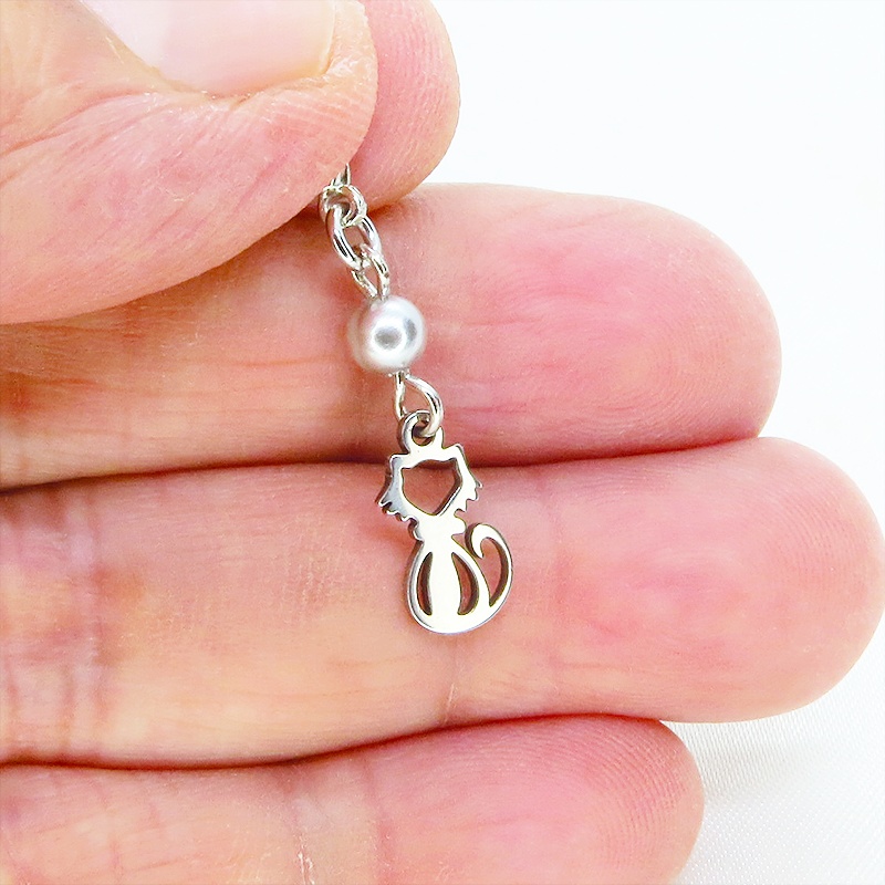 マスクチャーム シルバーカラー 猫とクリスタルガラスのコンパクトなチャーム ステンレス ダイカット