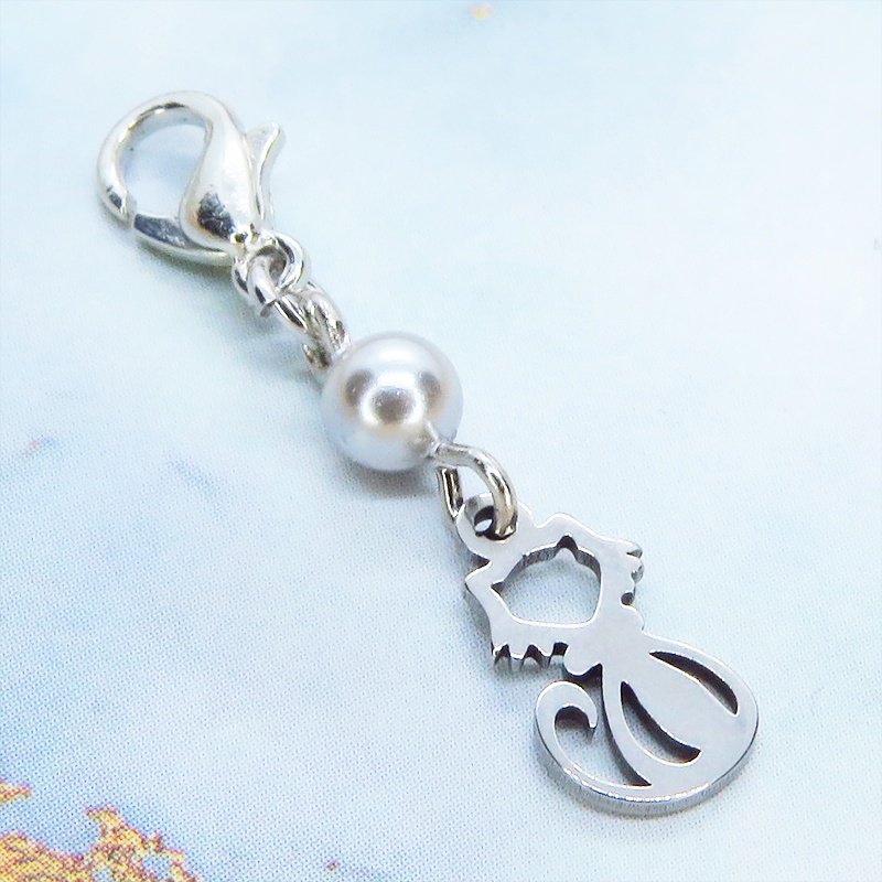 マスクチャーム シルバーカラー 猫とクリスタルガラスのコンパクトなチャーム ステンレス ダイカット