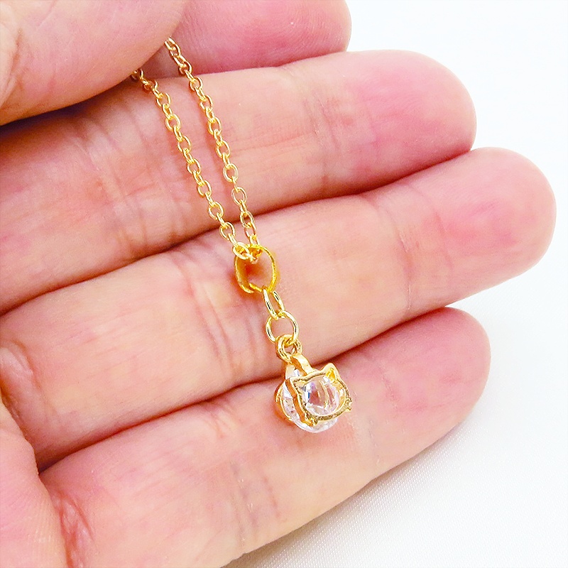 マットゴールドの猫フェイスフレームのキュービックジルコニアのワンポイントネックレス 長さ変更可 アジャスター可