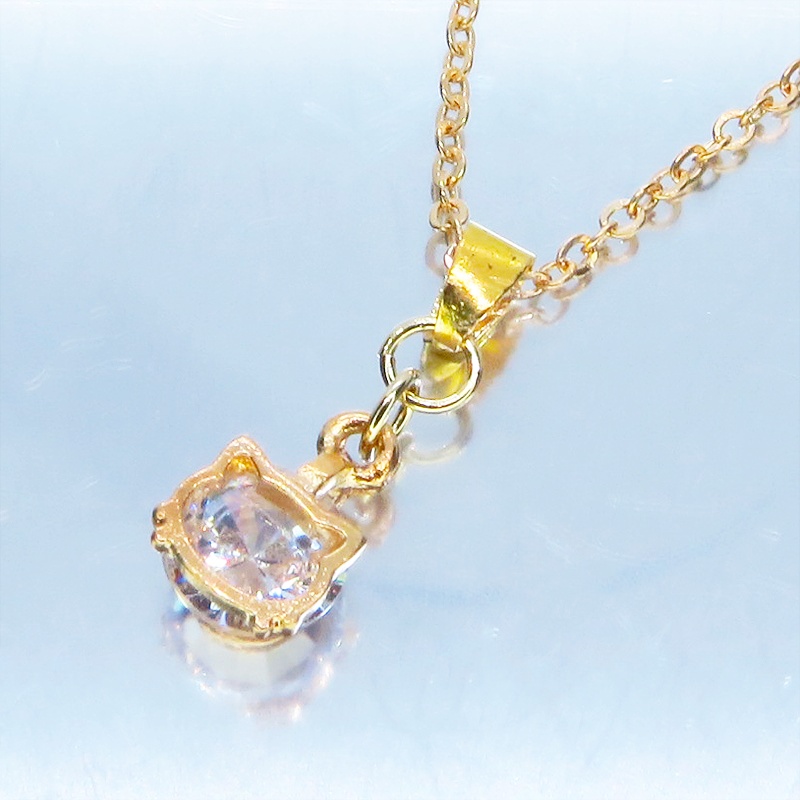 マットゴールドの猫フェイスフレームのキュービックジルコニアのワンポイントネックレス 長さ変更可 アジャスター可