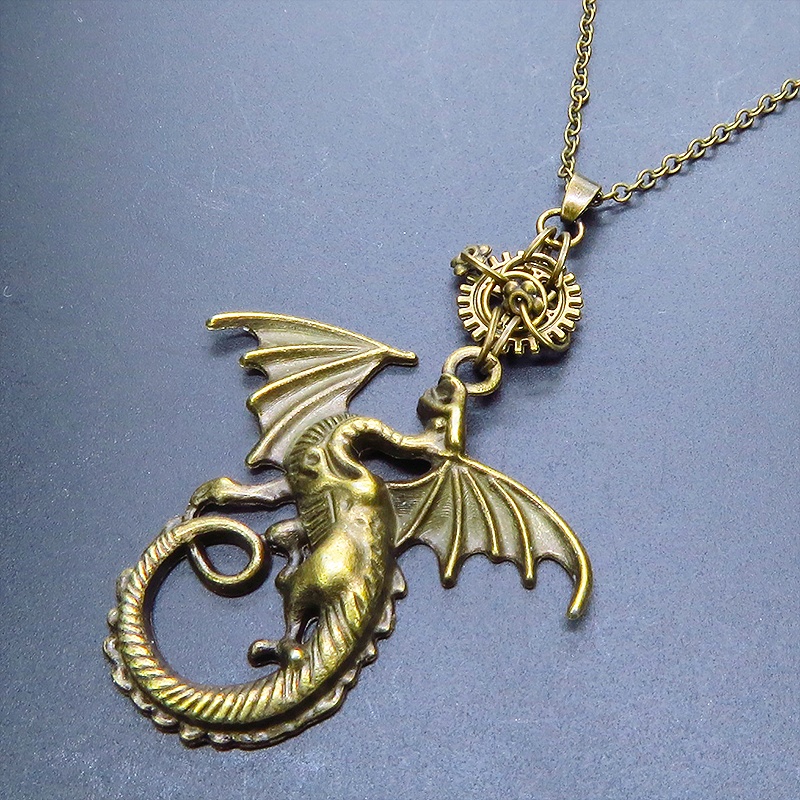 アンティークゴールド 翼を広げるドラゴンと歯車のネックレス ゴシック 金古美色 メンズ レディース