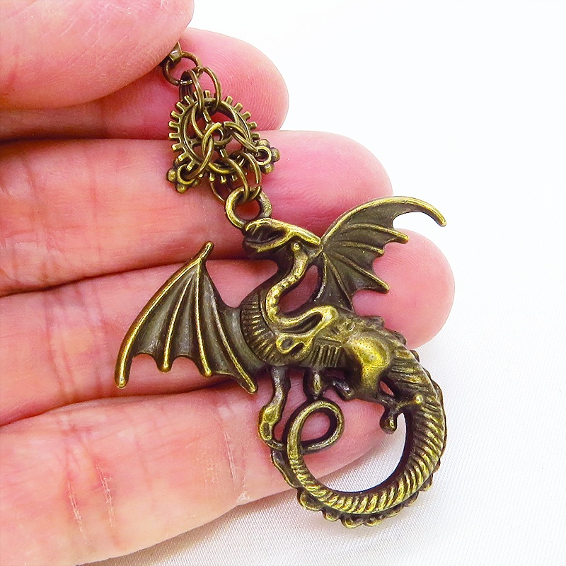 アンティークゴールド 翼を広げるドラゴンと歯車のネックレス ゴシック 金古美色 メンズ レディース