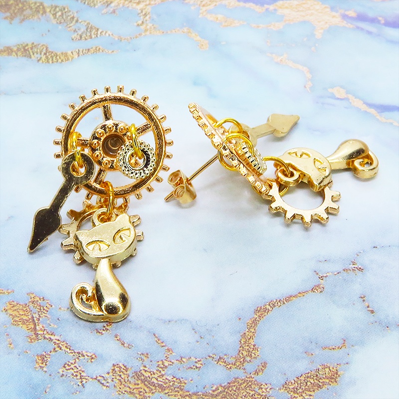 マットゴールド 猫と歯車のスチームパンク風スタッドピアス 時計の針 ミドルレンジ 多層 ポストピアス