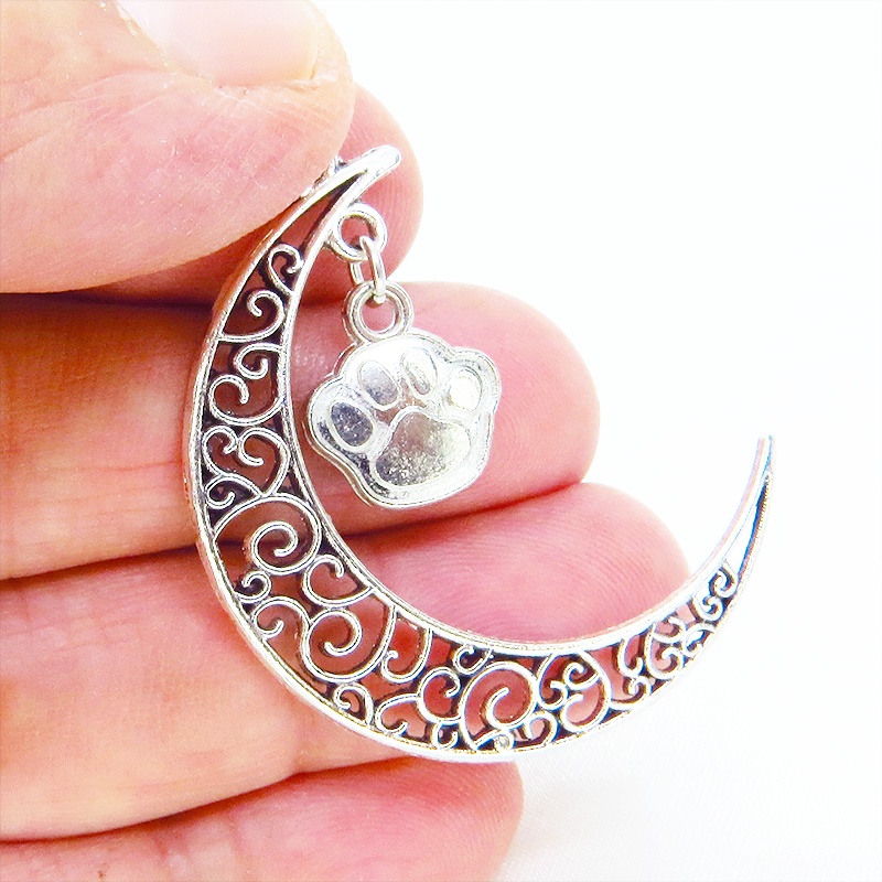 アンティークシルバー 透かし三日月と肉球の大人可愛いネックレス ムーンネックレス 猫 犬 銀古美