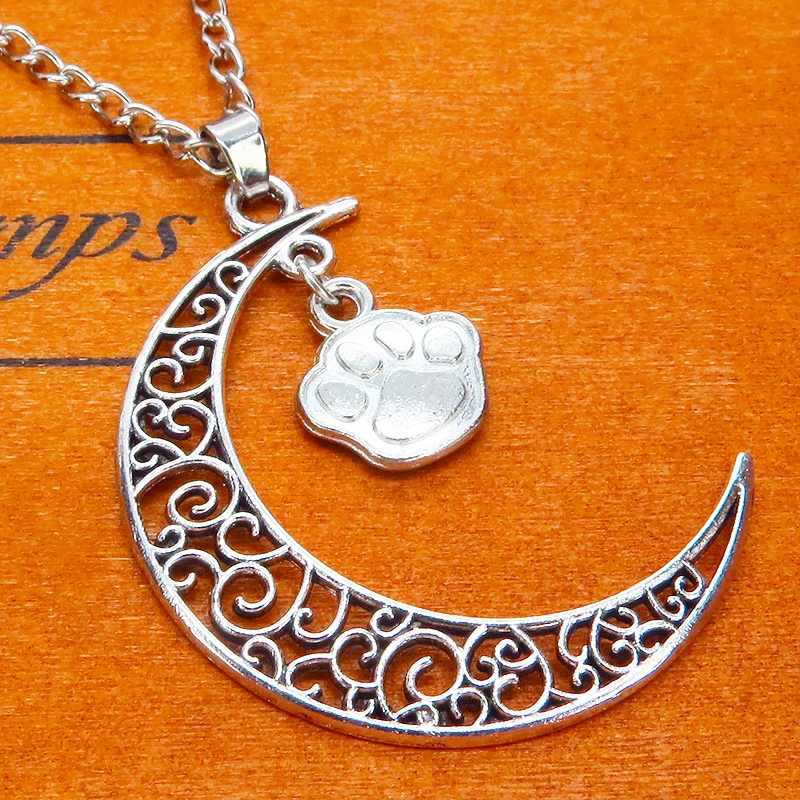 アンティークシルバー 透かし三日月と肉球の大人可愛いネックレス ムーンネックレス 猫 犬 銀古美