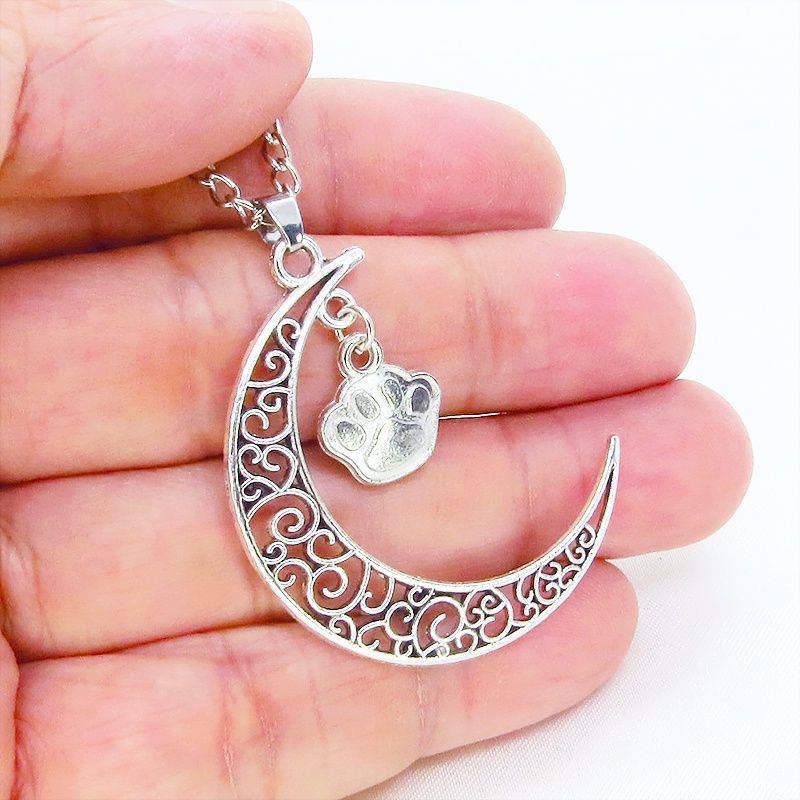アンティークシルバー 透かし三日月と肉球の大人可愛いネックレス ムーンネックレス 猫 犬 銀古美