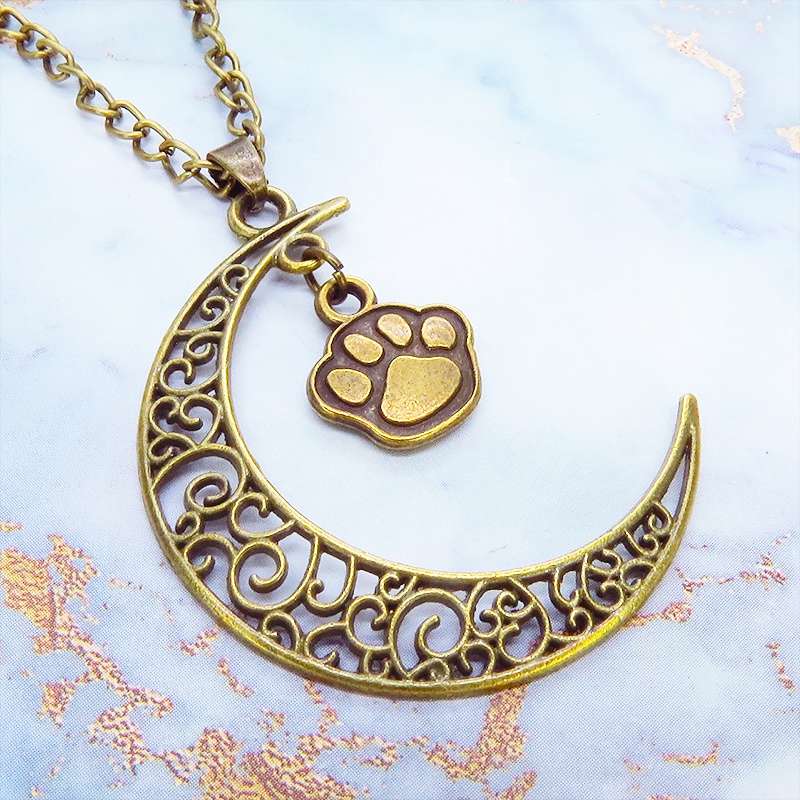 アンティークゴールド 透かし三日月と肉球の大人可愛いネックレス ムーンネックレス 猫 犬 金古美