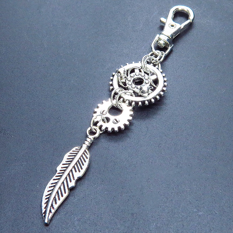 アンティークシルバー フェザーと歯車を組合せたスチームパンク風ロングキーホルダー