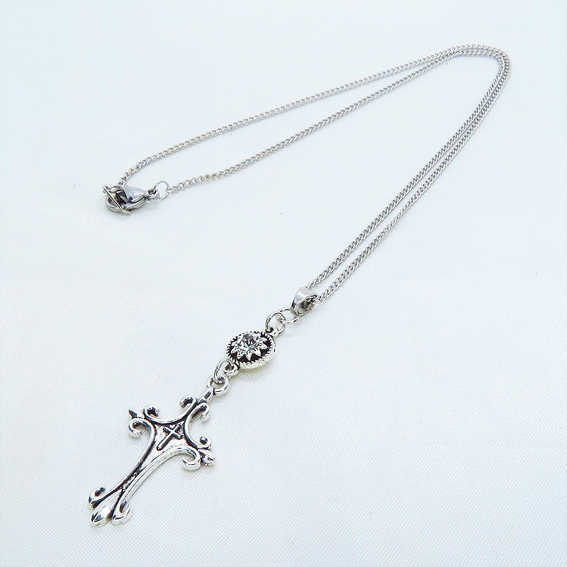 アンティークシルバー ゴシック調のロザリオ(十字架)とラインストーンのペンダント・ネックレス アジャスター可 SV925可