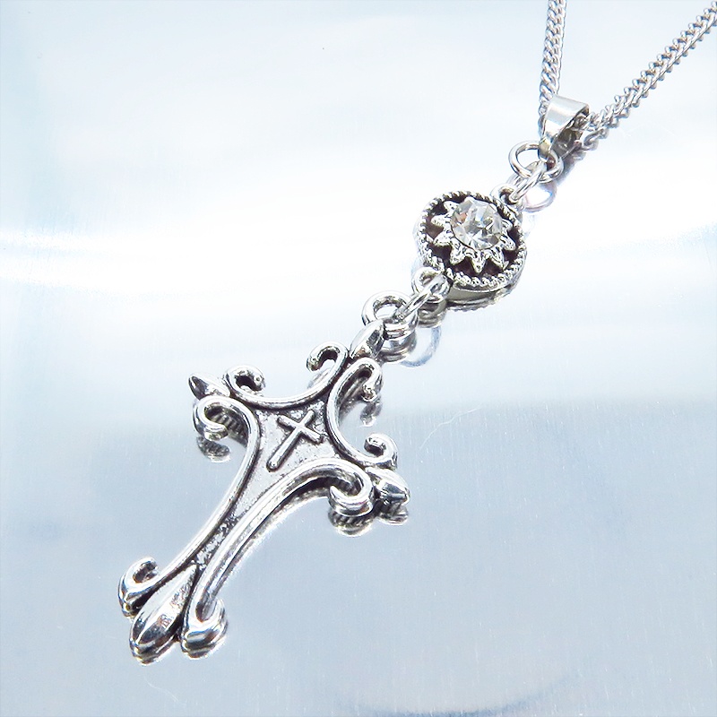 アンティークシルバー ゴシック調のロザリオ(十字架)とラインストーンのペンダント・ネックレス アジャスター可 SV925可