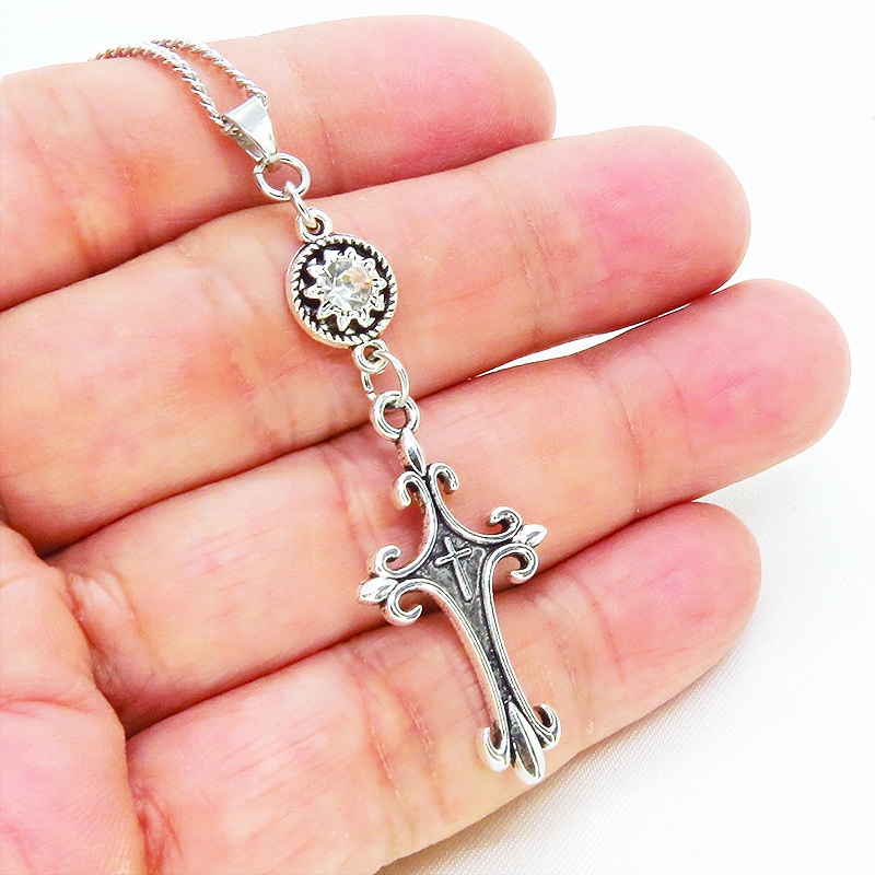 アンティークシルバー ゴシック調のロザリオ(十字架)とラインストーンのペンダント・ネックレス アジャスター可 SV925可