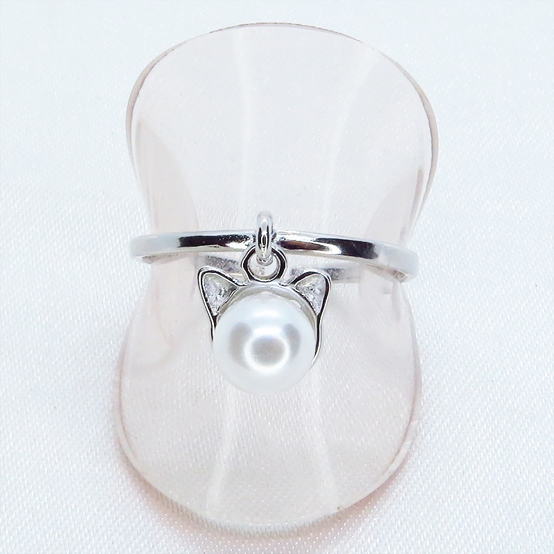 シルバー925 猫耳パールのチャームをつり下げた大人可愛いリング 淡水パール フリーサイズ ピンキーリング