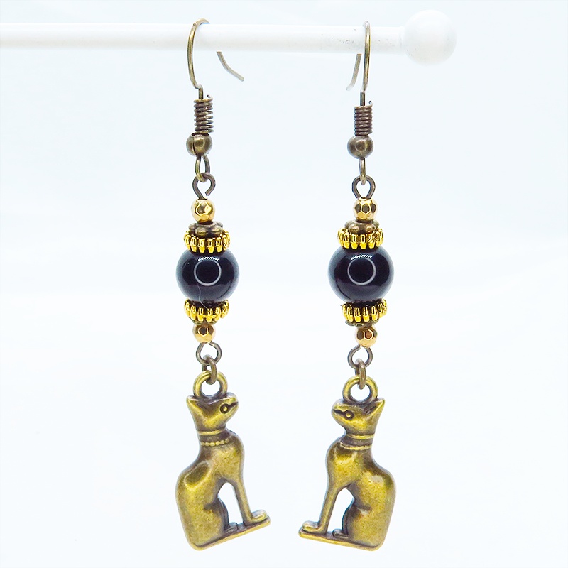 バステト 猫の女神 アンティークゴールド オニキスと組合せたオリエンタル調ピアス 古代エジプト