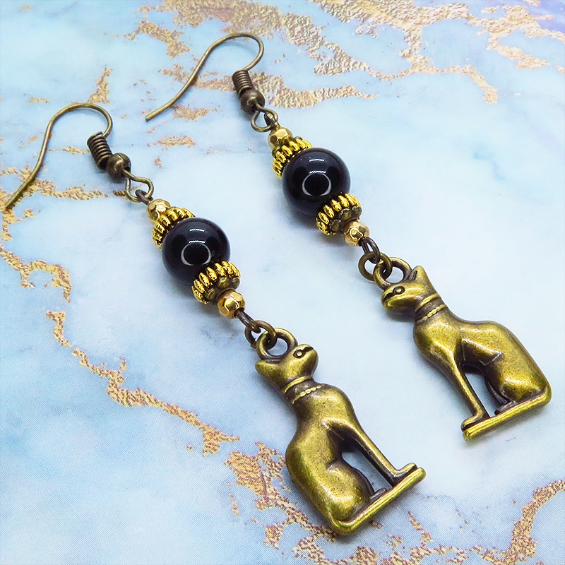 バステト 猫の女神 アンティークゴールド オニキスと組合せたオリエンタル調ピアス 古代エジプト
