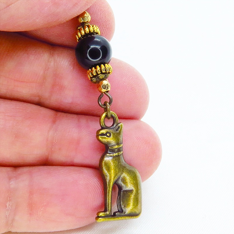 バステト 猫の女神 アンティークゴールド オニキスと組合せたオリエンタル調ピアス 古代エジプト