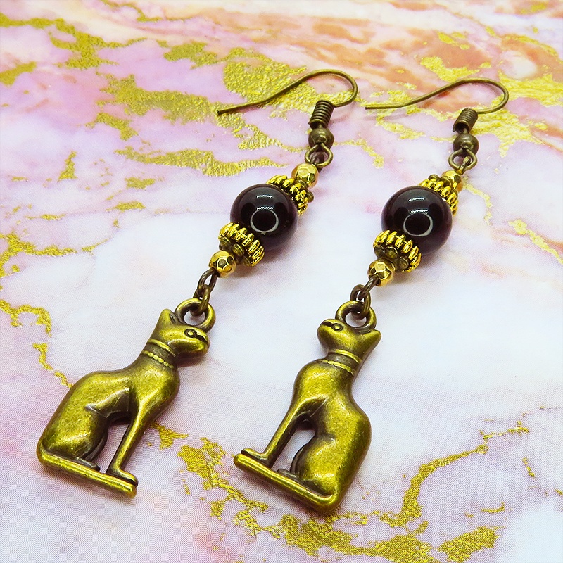 バステト 猫の女神 アンティークゴールド オニキスと組合せたオリエンタル調ピアス 古代エジプト