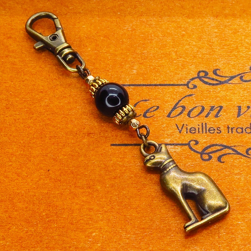 バステト 猫の女神 アンティークゴールド オニキスと組合せたオリエンタル調キーホルダー バッグチャーム
