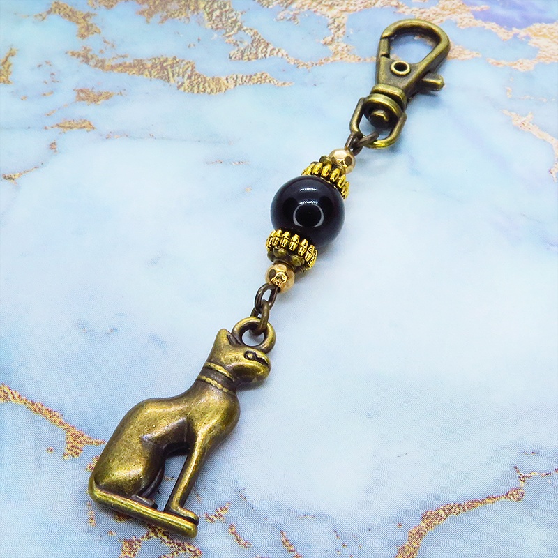 バステト 猫の女神 アンティークゴールド オニキスと組合せたオリエンタル調キーホルダー バッグチャーム
