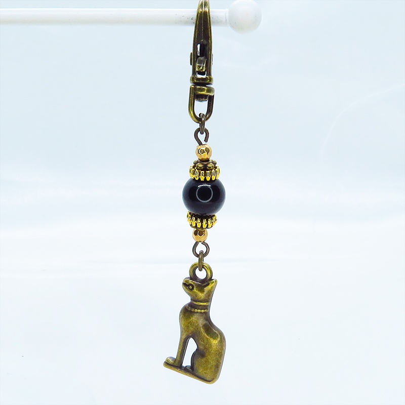 バステト 猫の女神 アンティークゴールド オニキスと組合せたオリエンタル調キーホルダー バッグチャーム