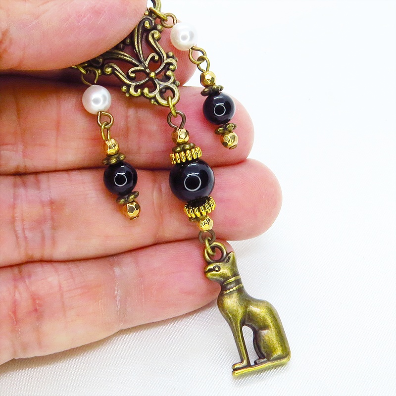 バステト 猫の女神 アンティークゴールド オリエンタル風オニキスとスワロフスキーパールを組合せたネックレス