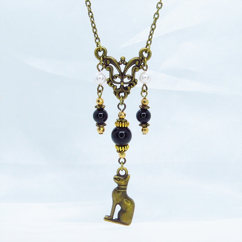 バステト 猫の女神 アンティークゴールド オリエンタル風オニキスとスワロフスキーパールを組合せたネックレス