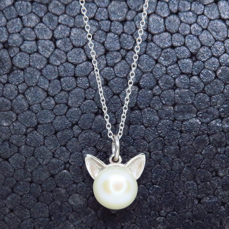 シルバー925 ペンダント型の淡水パール(ナチャラル)のシンプルで大人可愛い猫耳パールネックレス アジャスター追加可