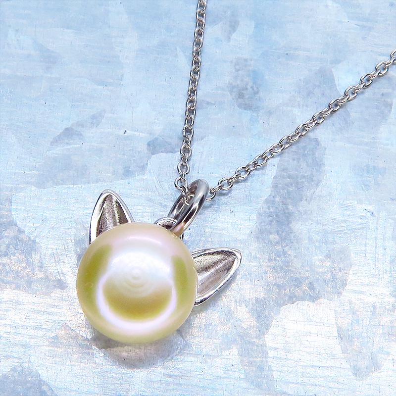 シルバー925 ペンダント型の淡水パール(コーラルピンク)のシンプルで大人可愛い猫耳パールネックレス アジャスター追加可