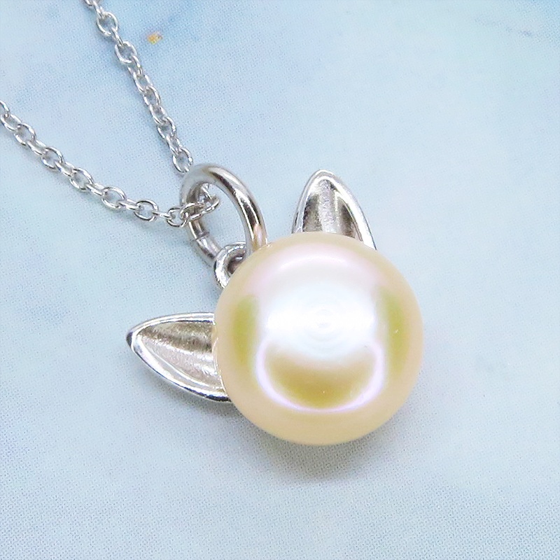 シルバー925 ペンダント型の淡水パール(コーラルピンク)のシンプルで大人可愛い猫耳パールネックレス アジャスター追加可