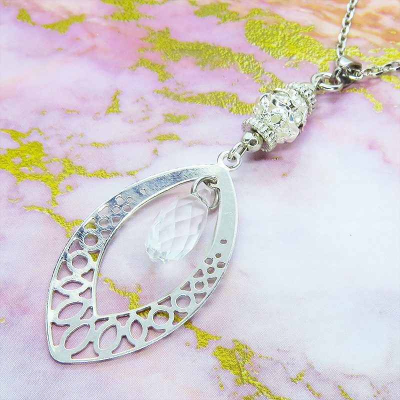 シルバーカラーのティアドロップ(しずく型)のネックレス ガラス メタルビーズ アジャスター追加可 SV925可