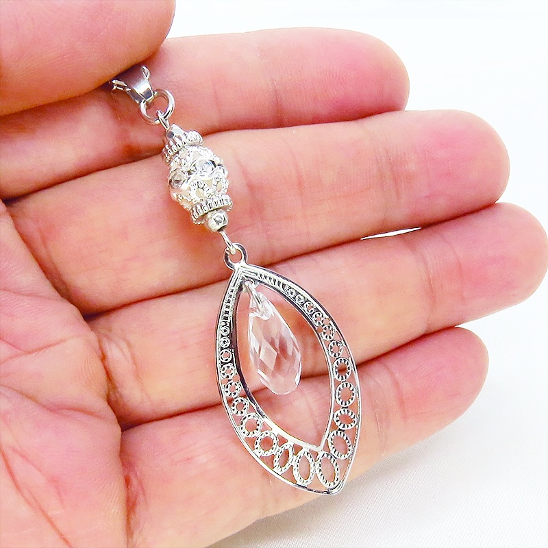 シルバーカラーのティアドロップ(しずく型)のネックレス ガラス メタルビーズ アジャスター追加可 SV925可