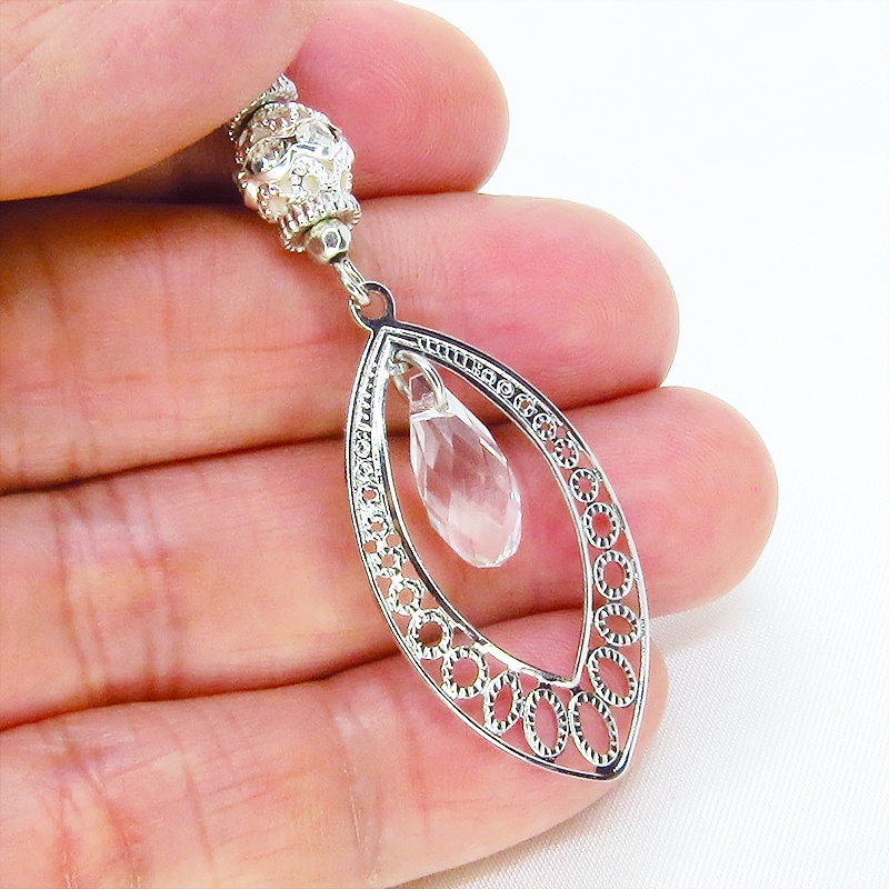 シルバーカラーのティアドロップ(しずく型)のネックレス ガラス メタルビーズ アジャスター追加可 SV925可