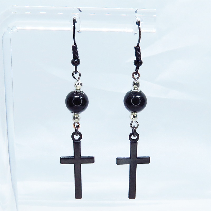 黒いロザリオ（十字架・クロス）とオニキスを組合せたブラックピアス アクセサリー メンズ レディース