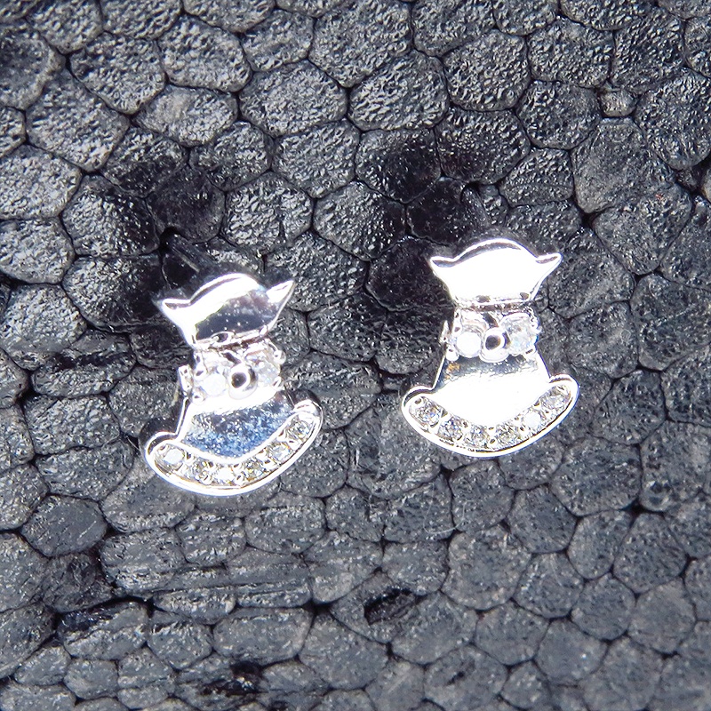 シルバー925 小さくてかわいい猫シルエットモチーフスタッドピアス キュービックジルコニア ワンポイント ポストピアス