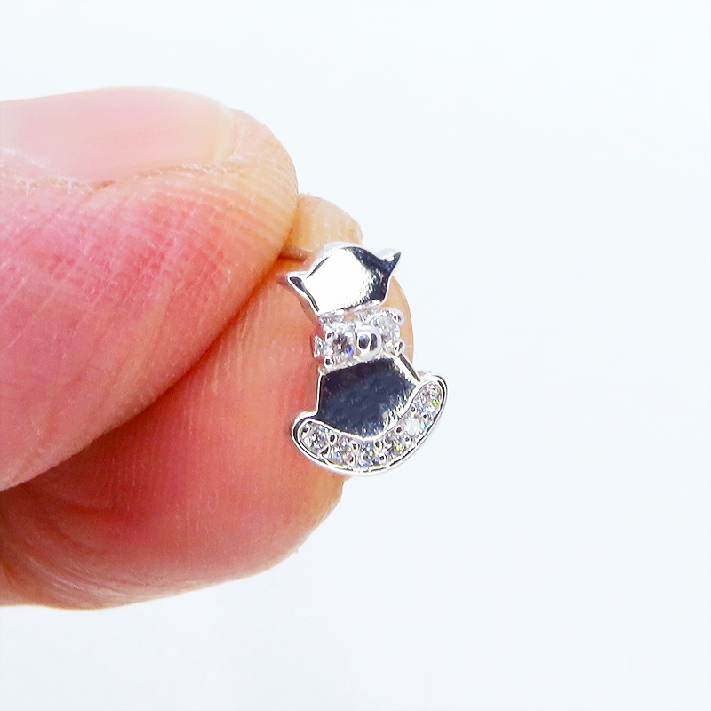 シルバー925 小さくてかわいい猫シルエットモチーフスタッドピアス キュービックジルコニア ワンポイント ポストピアス