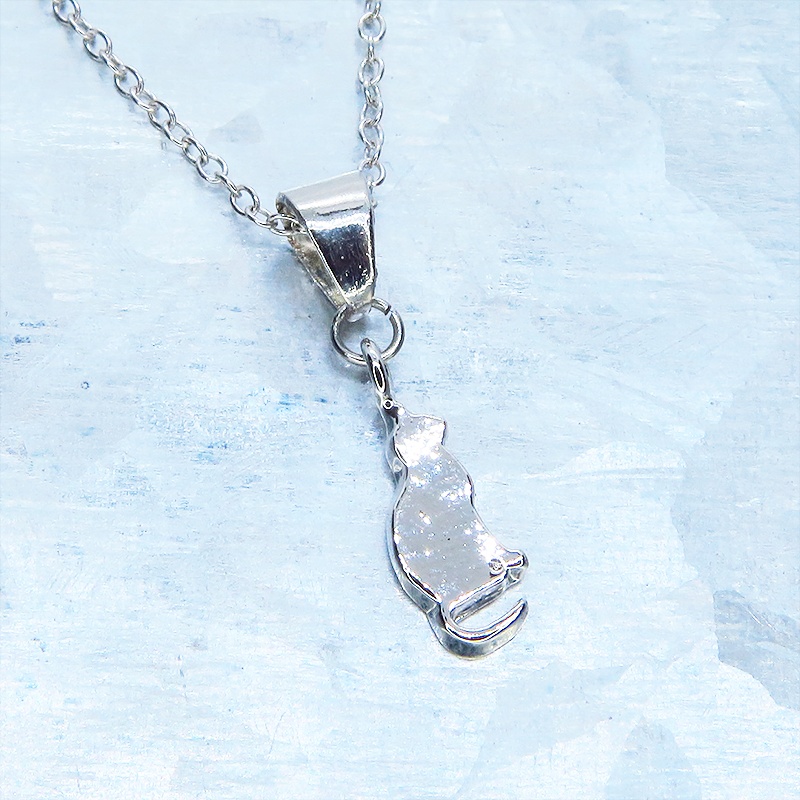 シンプルにさり気なく大人可愛い猫モチーフネックレス シルバー925ネックレス 長さ変更可 アジャスター追加可