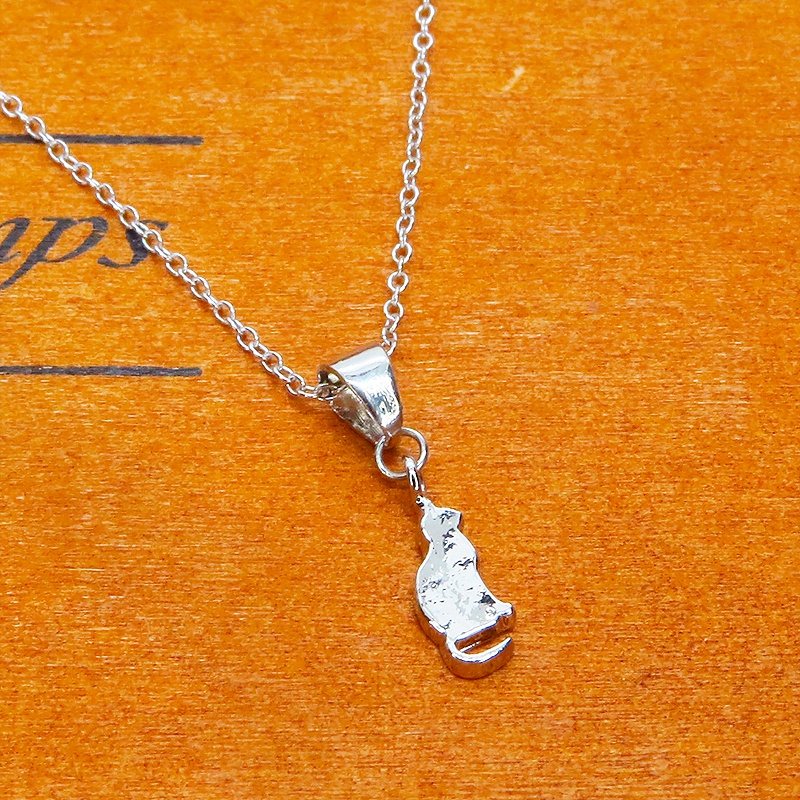 シンプルにさり気なく大人可愛い猫モチーフネックレス シルバー925ネックレス 長さ変更可 アジャスター追加可