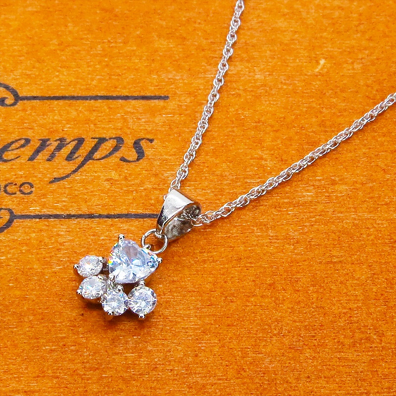 【再販】シルバー925 肉球モチーフの大人可愛いワンポイントネックレス ジルコニア スクリュー 猫 犬 アジャスター追加可