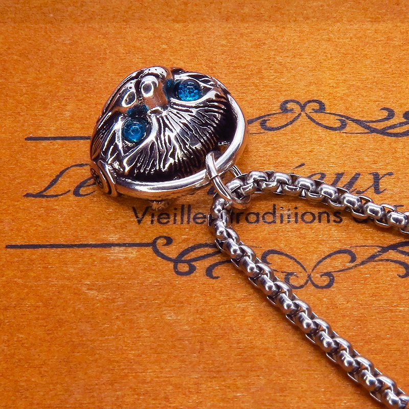 立体的でリアルな猫フェイスモチーフのペンダントネックレス ヘッドフォン ブルージルコン シルバー925PLTD チタン鋼