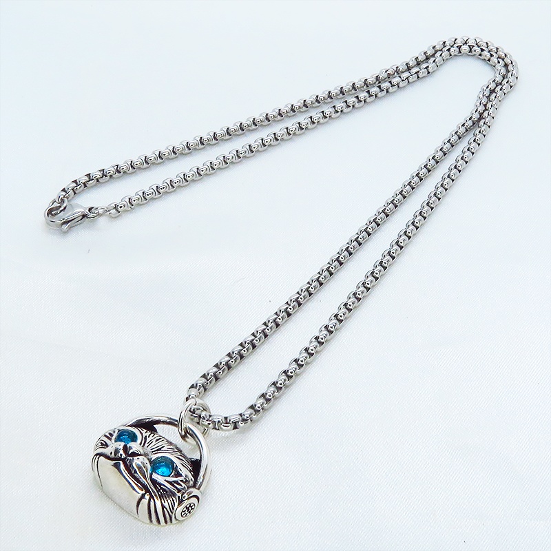 立体的でリアルな猫フェイスモチーフのペンダントネックレス ヘッドフォン ブルージルコン シルバー925PLTD チタン鋼