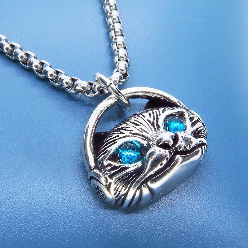 立体的でリアルな猫フェイスモチーフのペンダントネックレス ヘッドフォン ブルージルコン シルバー925PLTD チタン鋼